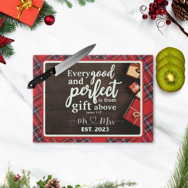 Holiday cutting board decor